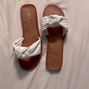 White Sandals Rouge